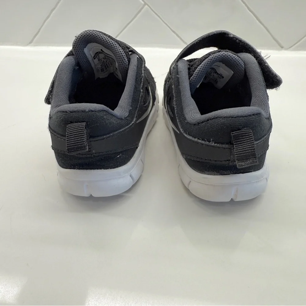 Nike Free Run 5.0 Toddler Shoes Black/White Size 4C Athletic Kids Velcro Unisex